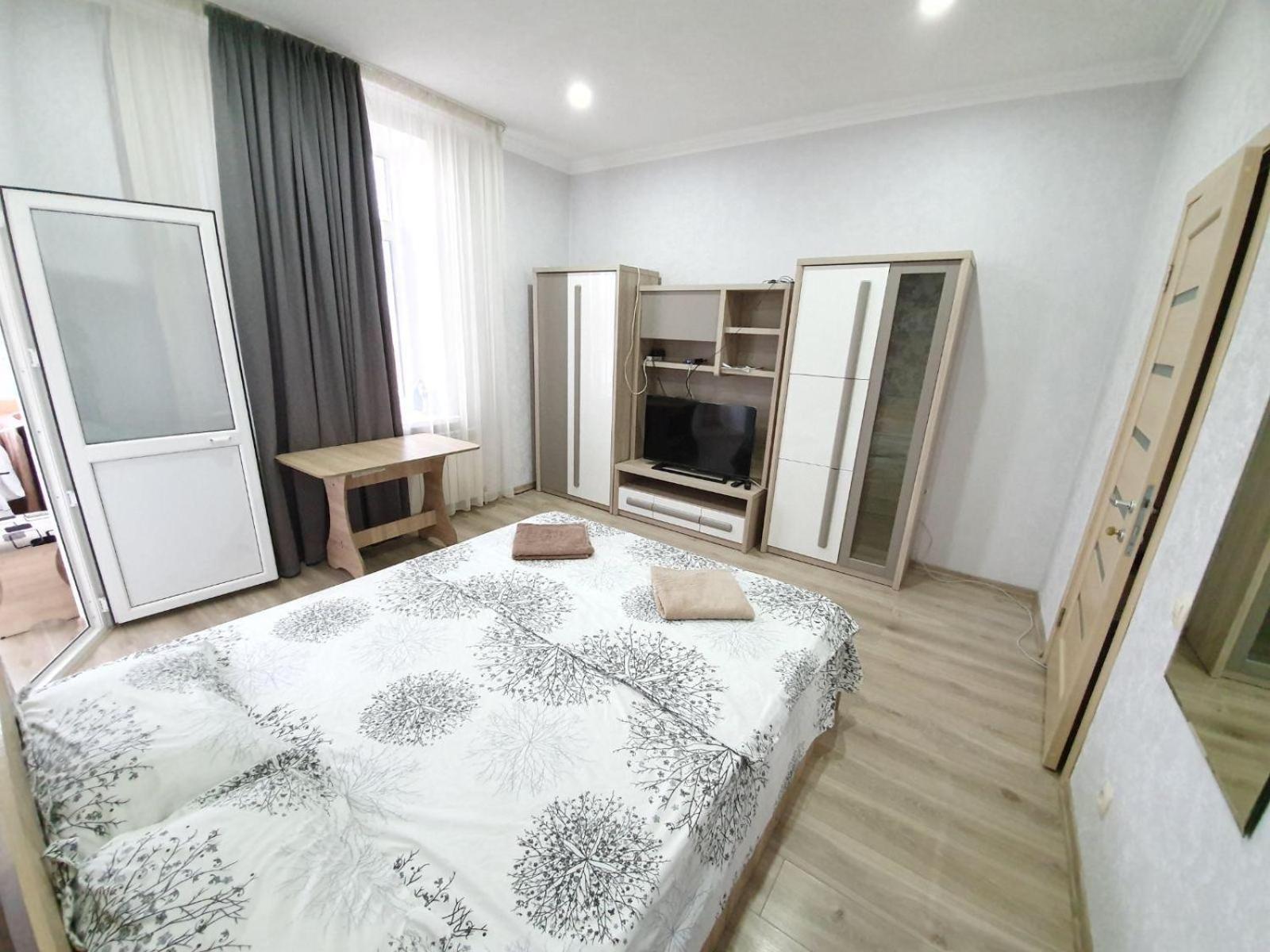 Tourist Home At Stefan Cel Mare With 2 Rooms Chişinău Esterno foto