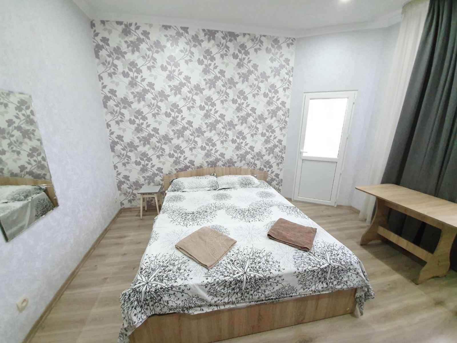 Tourist Home At Stefan Cel Mare With 2 Rooms Chişinău Esterno foto